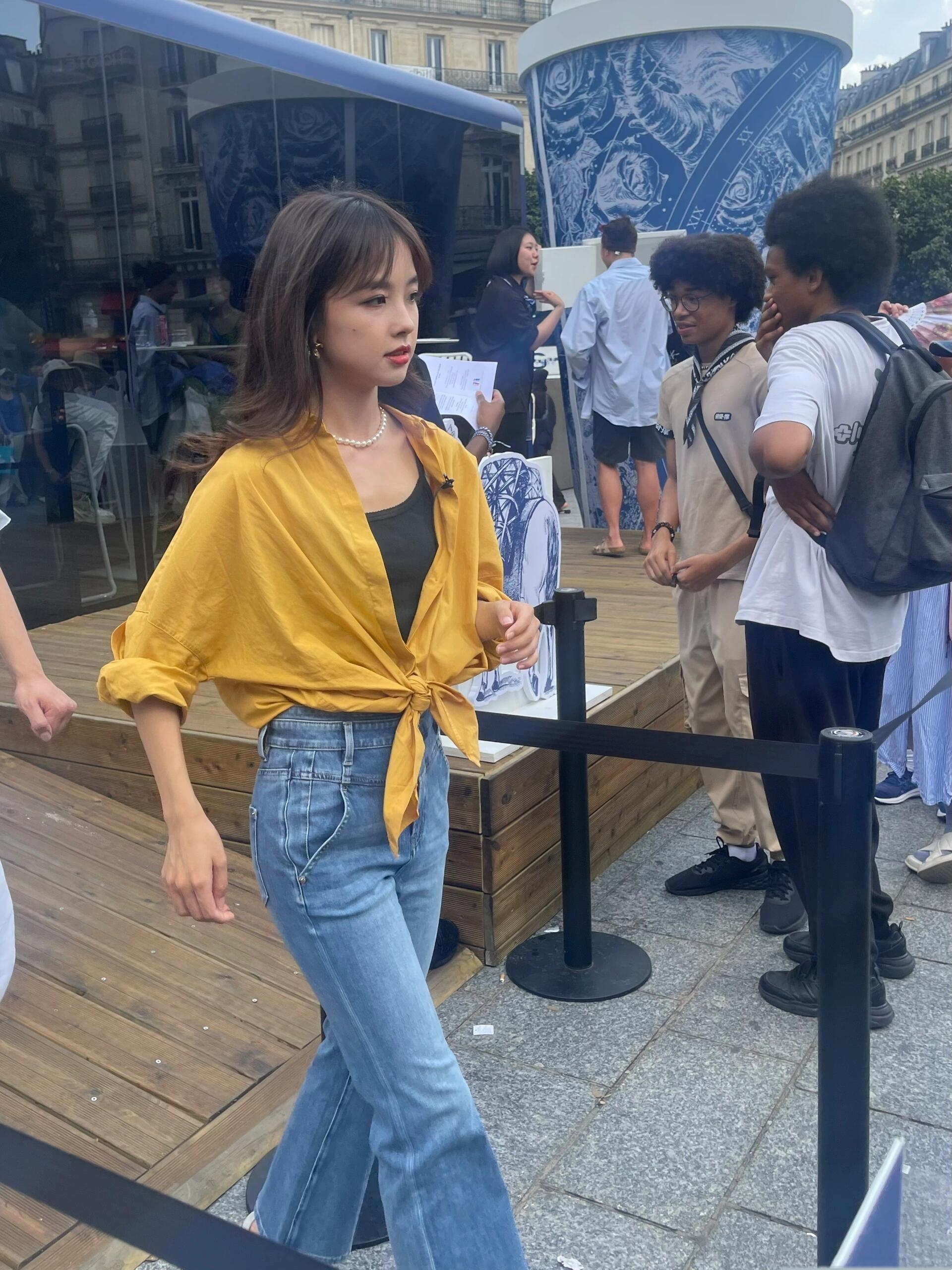 王冰冰巴黎街拍，时尚美丽的小姐姐​​​