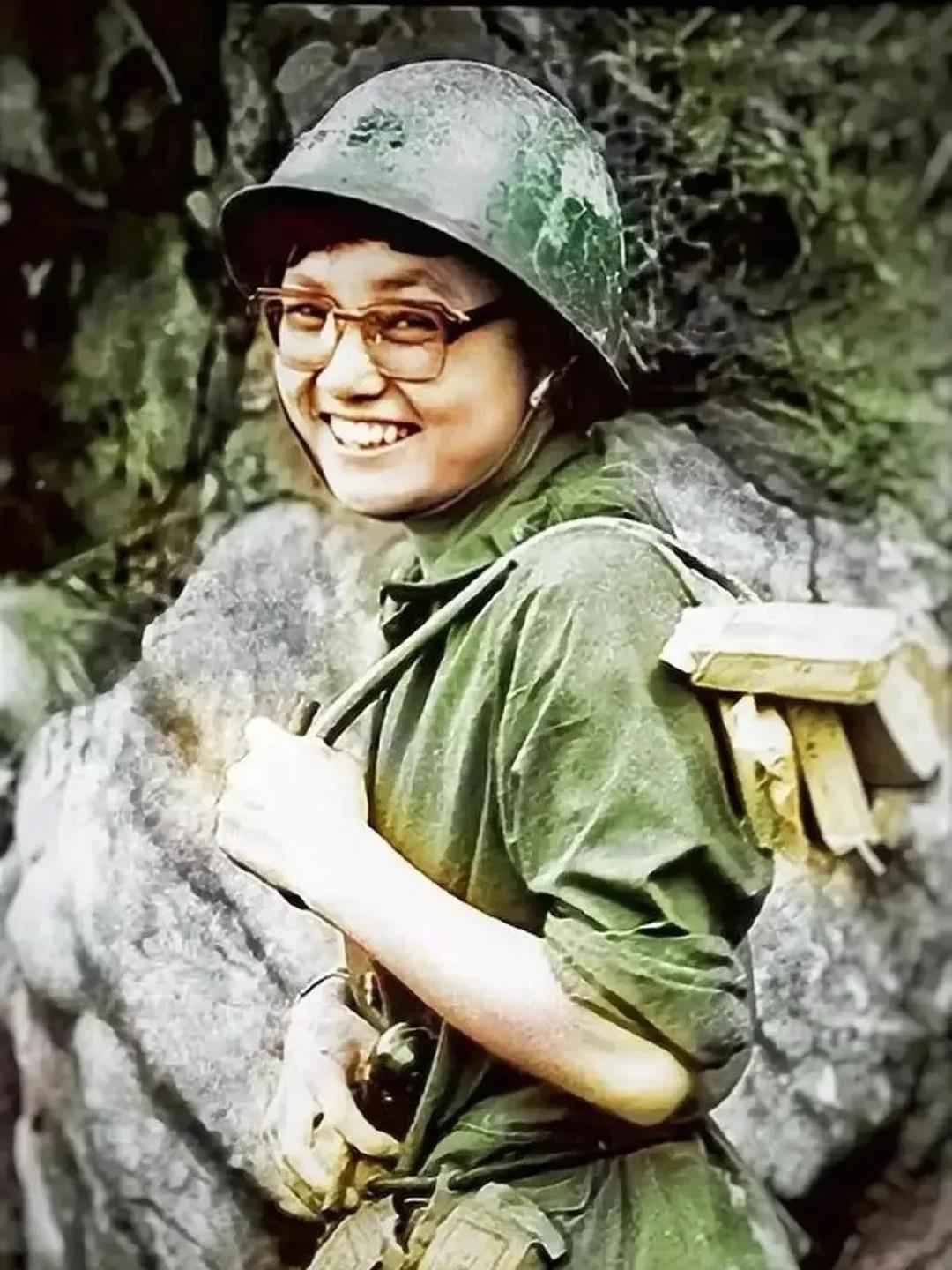 1986年，23岁的女医护刘亚玲以探亲为由向单位请假，她背着家人和领导偷偷跑到了