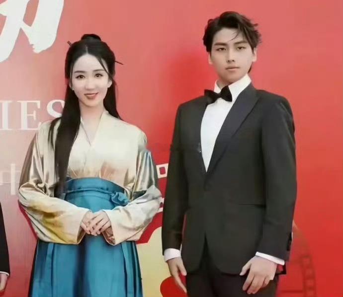 以前嘲笑金莎的眼光不好，没想到娄艺潇的对象一出来，对比突然就来了。​​​