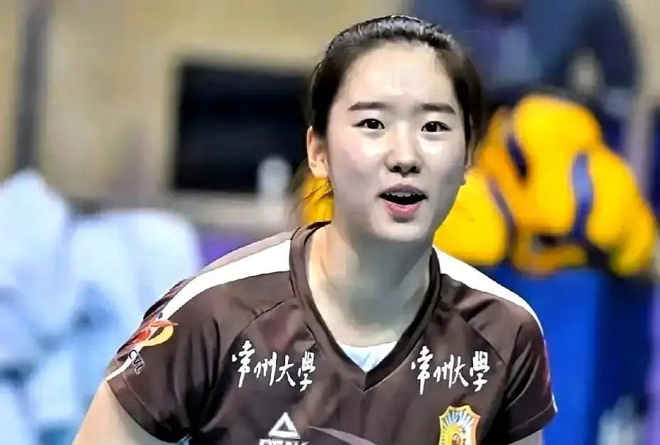 蔡斌为什么死保一个一传总崩的自由人？看懂这点，你才懂中国女排最深的无奈。撕