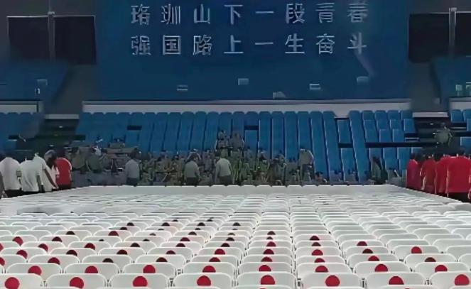 看到央视放出来打靶视频这个时候放出来，对外点谁对内点谁，相信都是不言而喻。