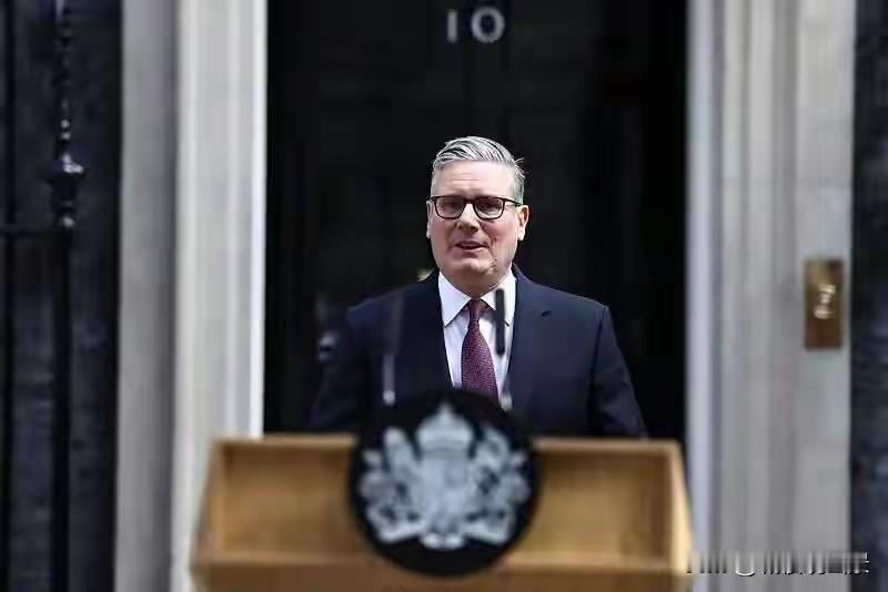 大英帝国的今天，印证了西方民主走进了死胡同。6月22日，英国首相斯塔默宣布自己