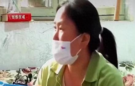 郑州有个儿媳妇，行事格外离谱。公公离世，灵柩都摆在自家堂屋办丧事了，她硬是赖在娘