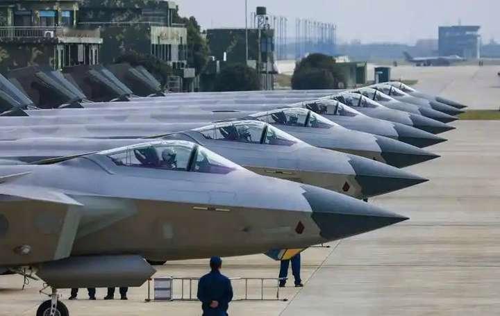 史上首次！全球空中力量：中国空军时代已至。中国空军用不到十年列装上千架先进