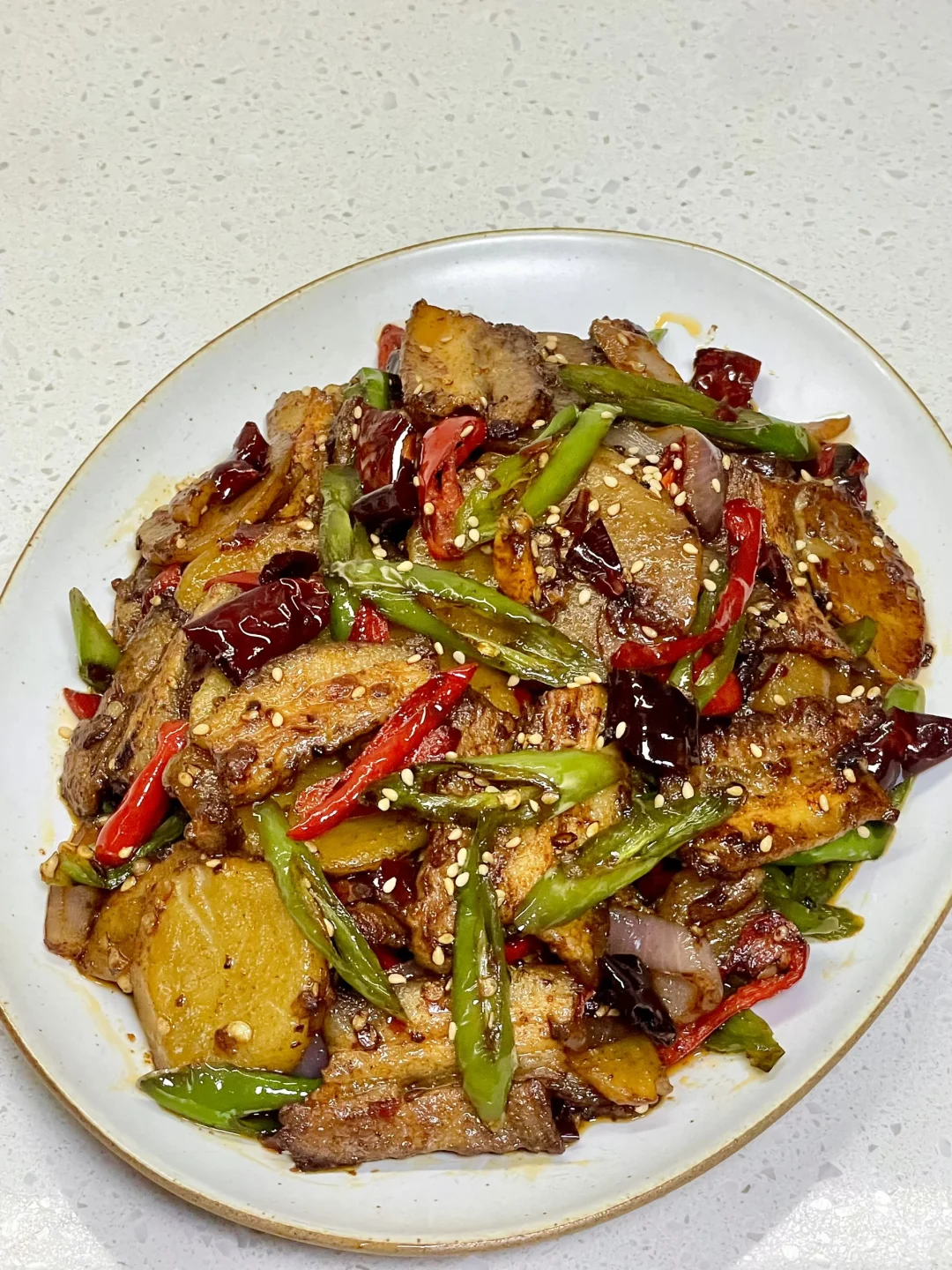 香滋滋的干锅五花肉，附详细做法～