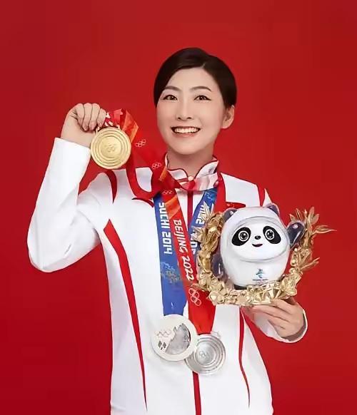 整个米兰冬奥会我最搞不懂的人，​就是徐梦桃了，​明明已经是雪上项目首位全满贯