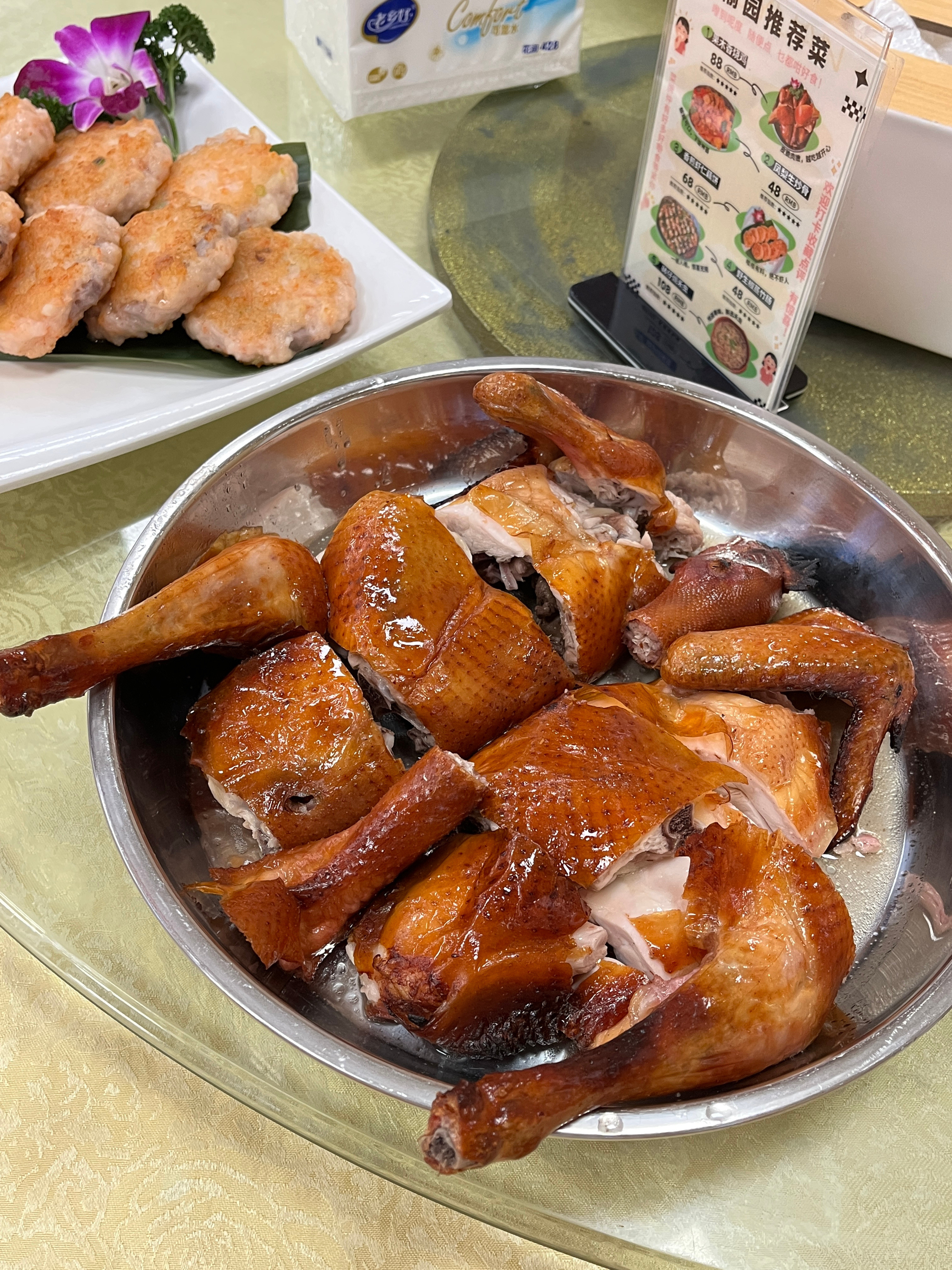 两年前吃过一次番禺的榆园美食，那时候石碁南地铁站还没开通🫢来一趟挺不方便的，但