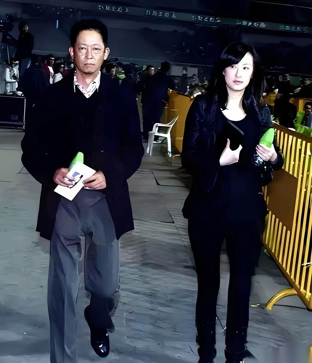说真的，每次看到王志文和他老婆陈坚红的新闻，都觉得特有意思。一个亿万身家的女老