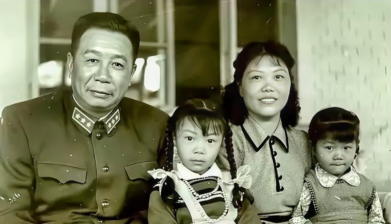 1980年，开国上将陈士榘与范淑琴结束近40年婚姻，按调解陈士榘支付女方30