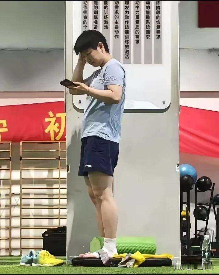 终于又见到了新鲜的莎莎了，也不知道是谁拍出来的，在岛上的训练，外面是拍不到的，所