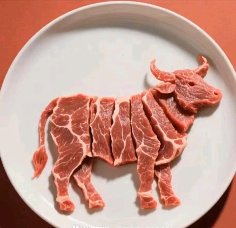 品尝火锅牛肉片