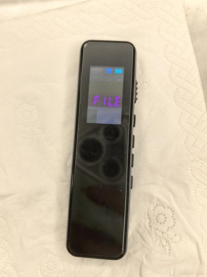 第二个相亲奇葩女，这个其实隐藏得非常深，不是刚好遇到了还真不一定能暴露出来。还是