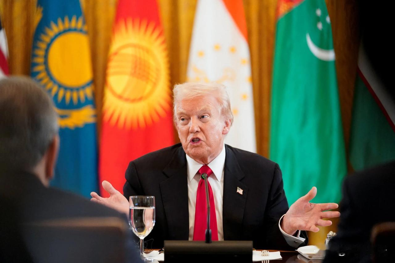 C5+1峰会让特朗普笑醒今天下午，特朗普总统在个人社交媒体发文庆祝C5+1(中