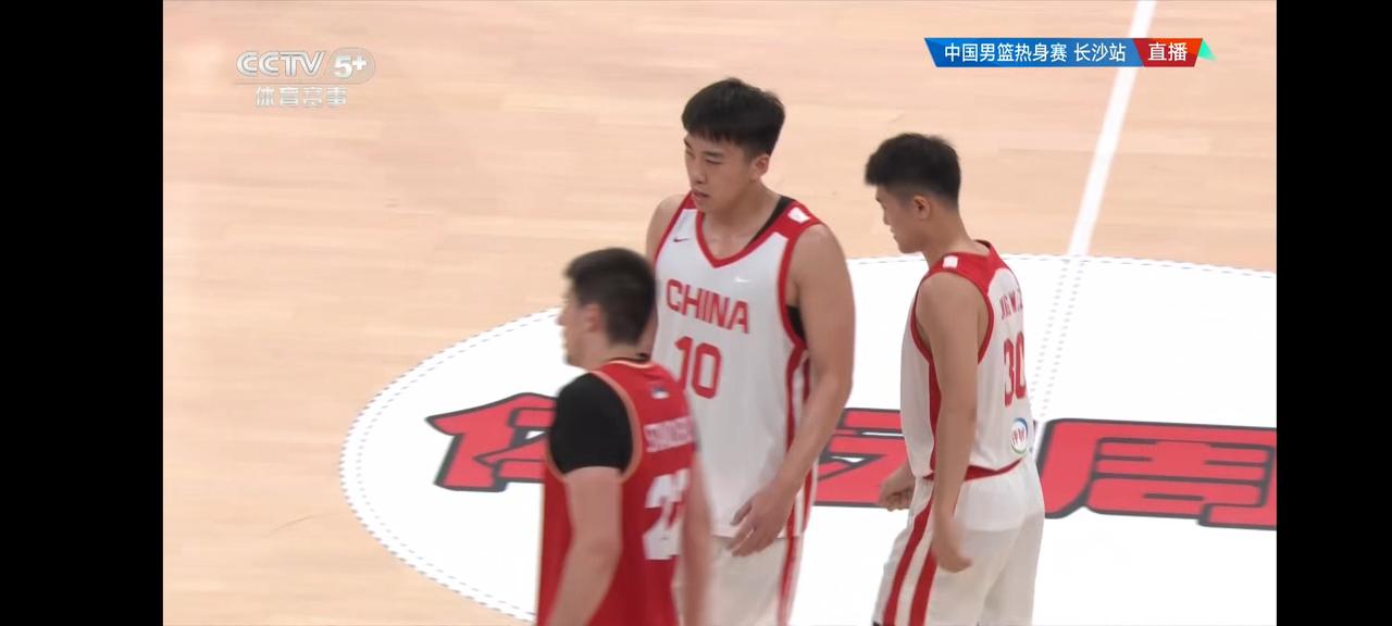 开门红！中国男篮82-78险胜FMP拉德队，看看男篮球员得分数据和正负值，赢球功