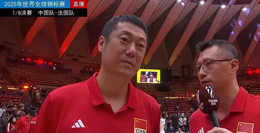 世锦赛中国女排出局后，人民日报发表的文章对中国女排世锦赛的表现进行了客观的评价。