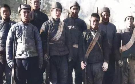 1950年，解放军在恶霸家搜出一张遗照，被钉在十字架上，他是谁？咱们今天就来聊