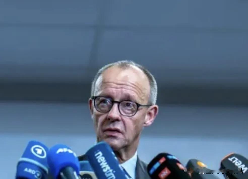 德国的梅尔茨：在电话会议中向特朗普明确表达了欧洲对乌克兰的承诺德国总理弗里德