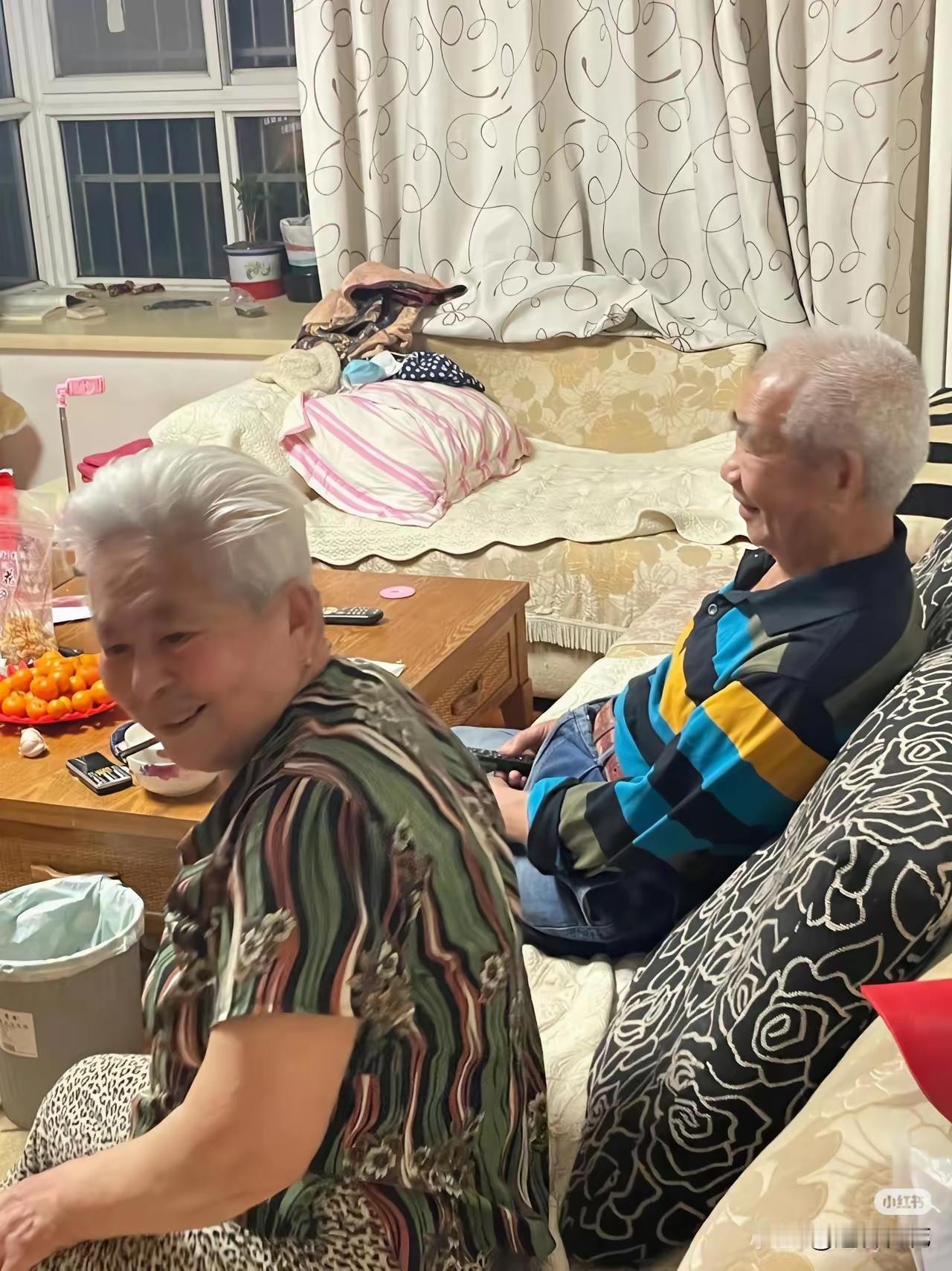 很多年轻人哪怕没结婚，也不愿意和老人住在一起！​他们说老人做饭都是老一套，