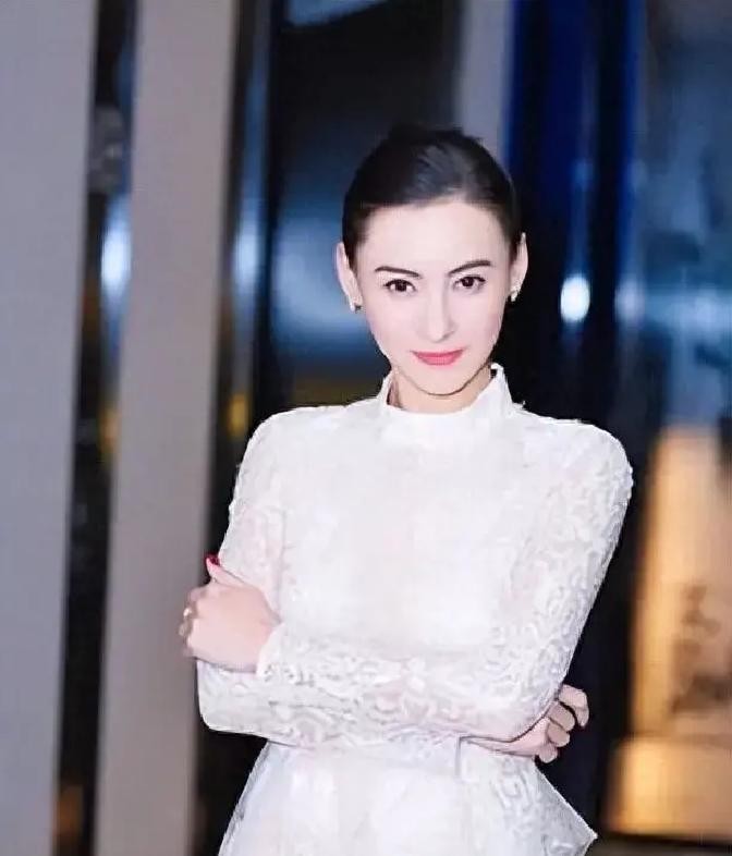 张柏芝“第二个家”终于揭晓：不是豪宅，三胎生父仍未公开这两天，这条内容之所以会被刷屏，真不是因为“张