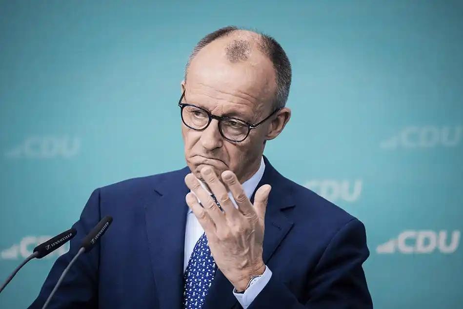 默茨是个聪明人！他在25日抵达北京，带着几十位德国商业巨头，抢在特朗普之前落了地