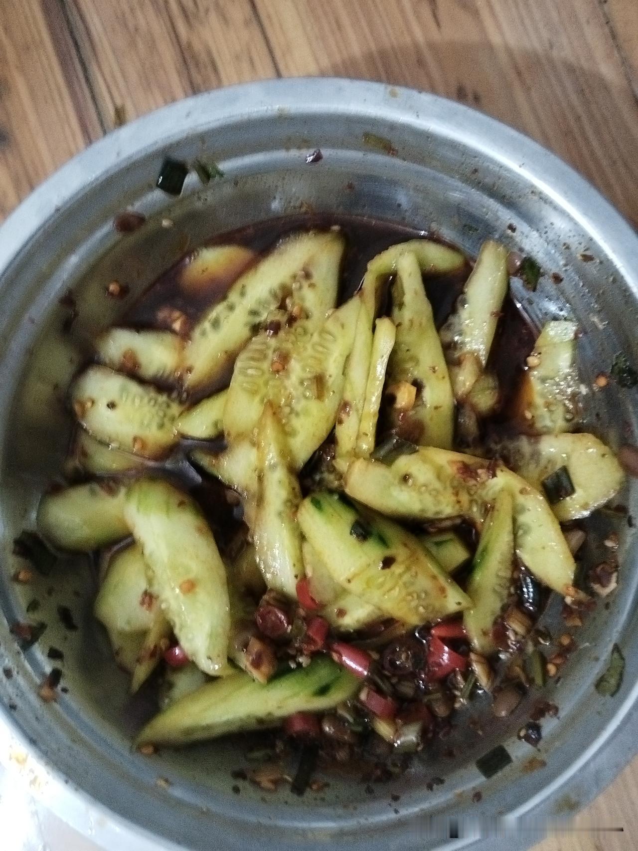 晒图笔记大赛夏日清凉开胃好菜《凉拌黄瓜》，好吃不长胖哦！