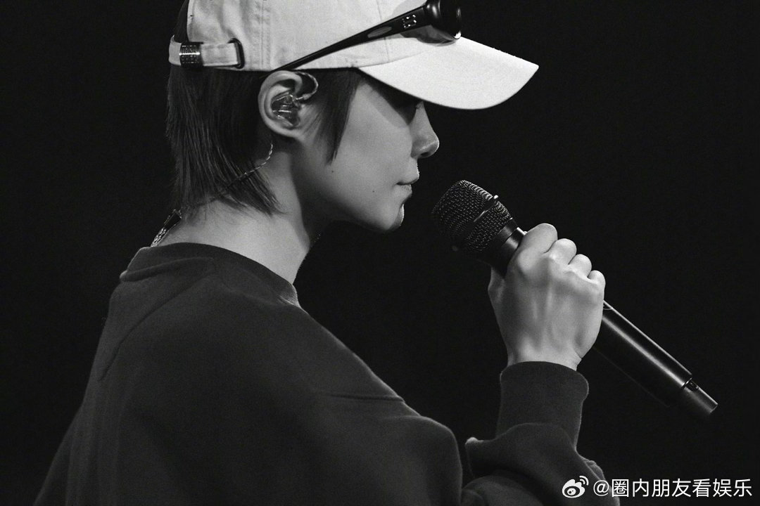 李宇春上海演唱会2026皇后与梦想巡演上海站今晚启幕，连嗨两日燃爆魔都！马年新