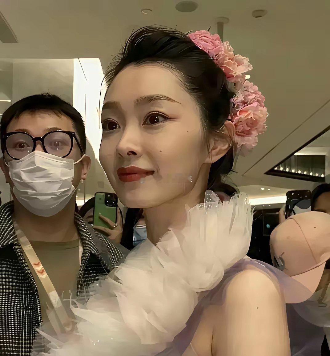 宋轶果然所有人的手臂上都有这个疤