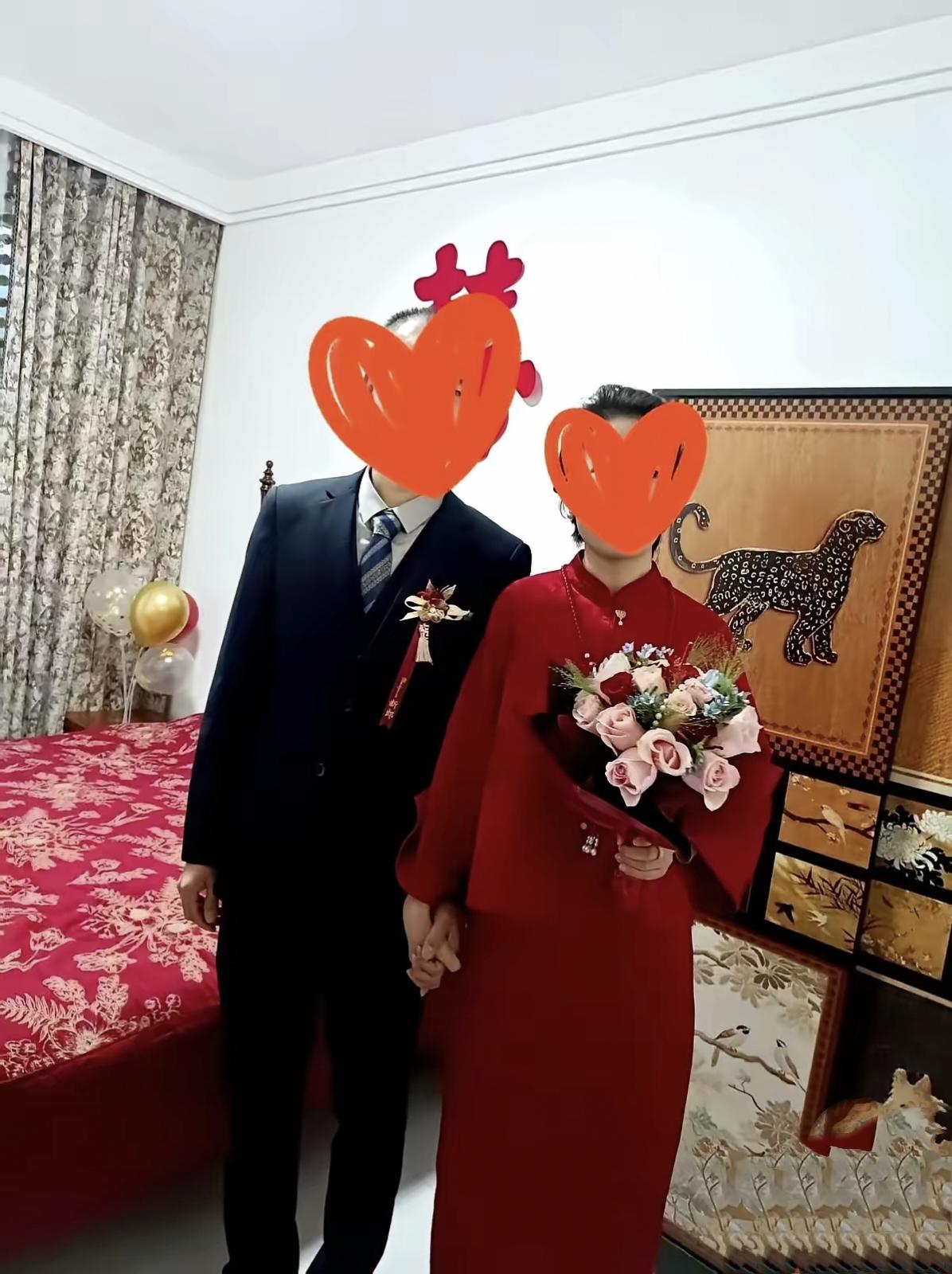 参加了一场婚礼，感觉跟做梦一样。新娘，985研究生，在北京干金融。新郎，她