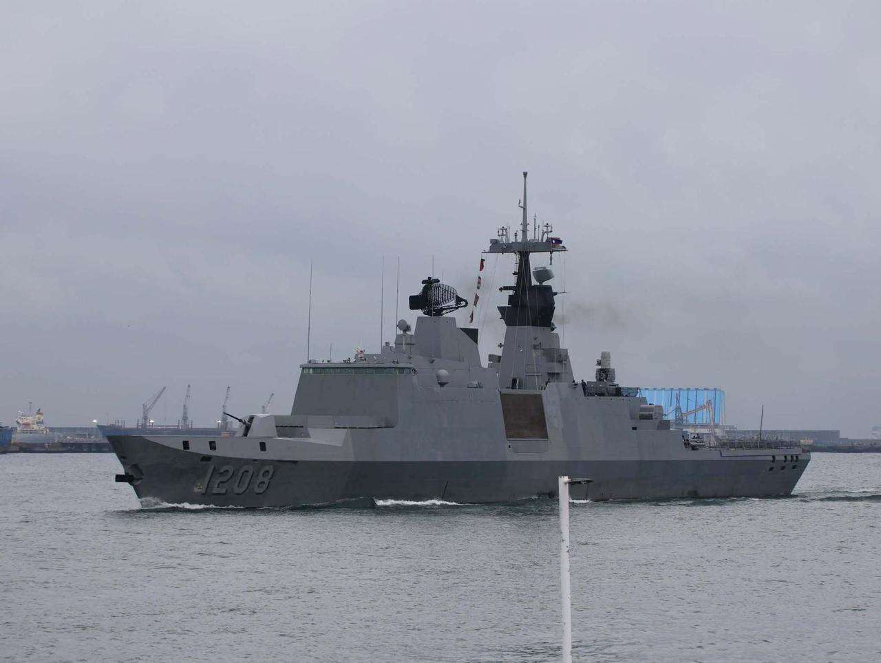 现代化升级后的伪台海军康定级PFG-1208“承德号”巡防舰，康定级即岛内上世纪