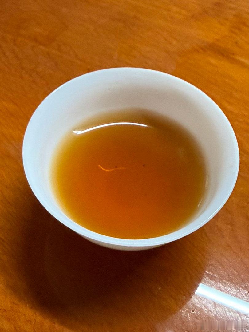 市场上的老茶10片有9片是假的，因此我们一直不鼓励茶友碰老茶，现在市场热度起来了