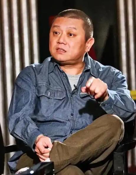 猛然发现收复台湾的提议，王朔的思路简直神了！他表示不用一枪一弹，直接宣布台湾海峡