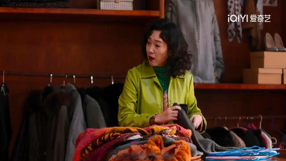 郭京飞新剧被坑惨了，全因带了个惹祸精外甥。说的就是央八新剧《老舅》，首播收视