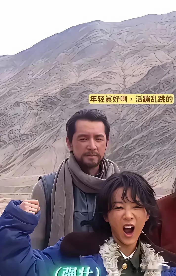 杨紫和胡歌这是第一次合作吧，这拍摄条件一看就踏实，虽然脸上是画的妆，但是确实符合