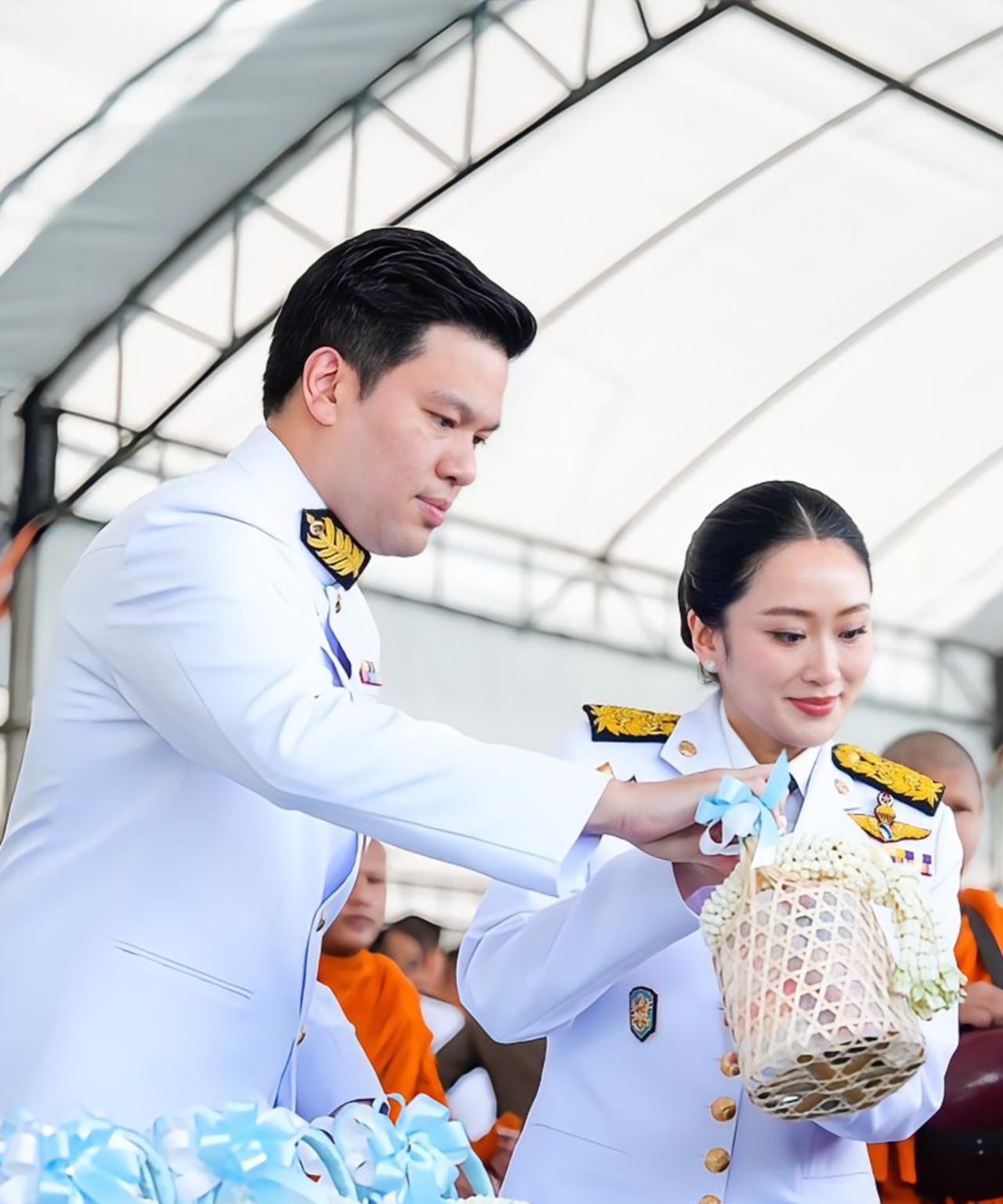 佩通坦携丈夫皮塔卡，为诗丽吉太后贺寿2025年8月12日诗丽吉太后诞辰时，佩通