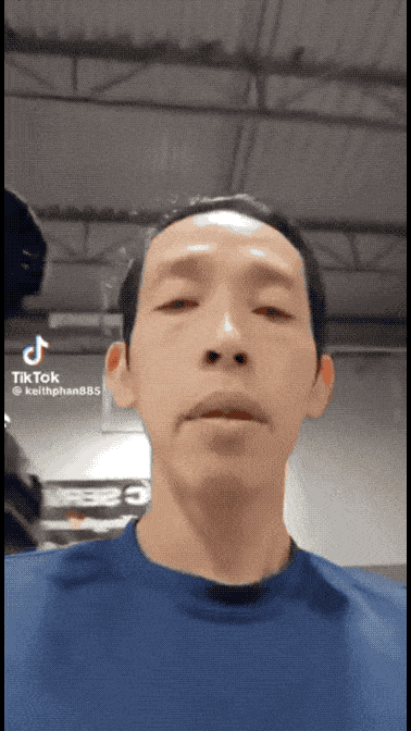 越南润人忙向美国表忠心：来这里就好好当美国人，原来国家国旗请塞到屁股里！近日美国