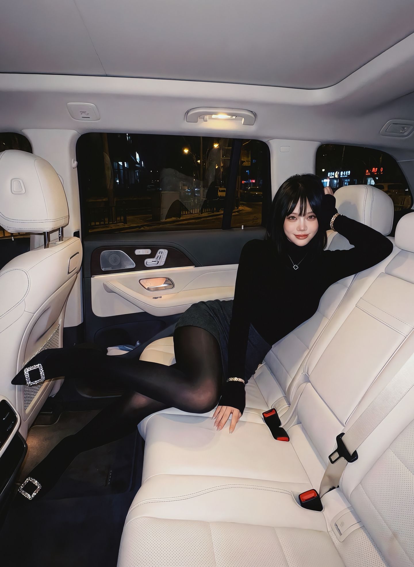 奔驰GLE后排空间够用吧