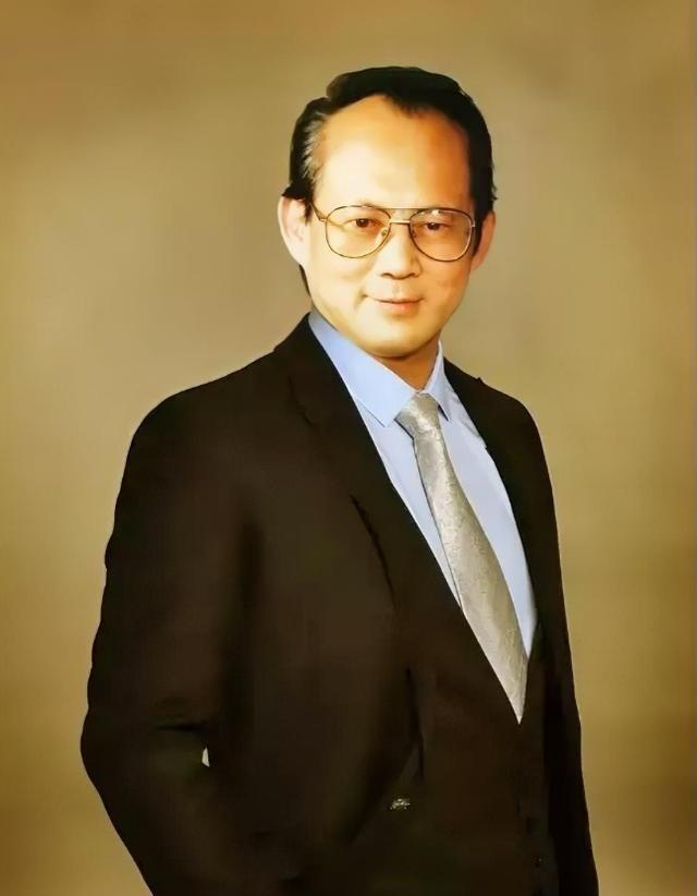 “美国条件更好，带着你的孩子移民美国吧！”这是我国医学专家吴天一前往美国与家人团