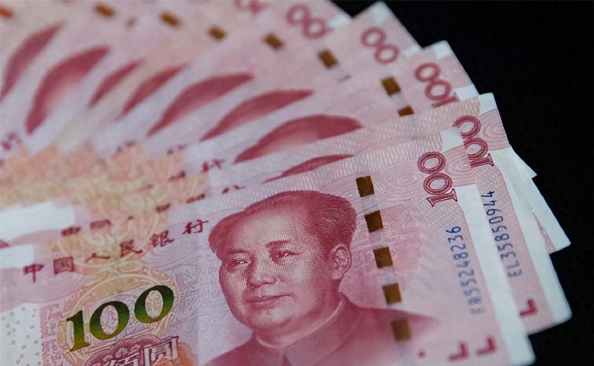 人民币破7创14个月新高，进口便宜出口愁事实上，在看到今日离岸人民币兑美元汇