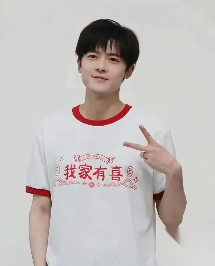 蒋欣童瑶都没料到《四喜》里付辛博的冯建奇居然让观众“追着要加戏”。才