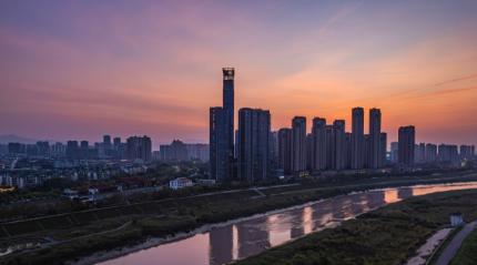 这学校2023年刚从“合肥学院”升格为“合肥大学”，名字一变，关注度噌噌往上涨。