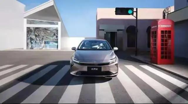 2026款卡罗拉上市时间与价格‌上市时间‌：新车于‌2025年12月21日‌