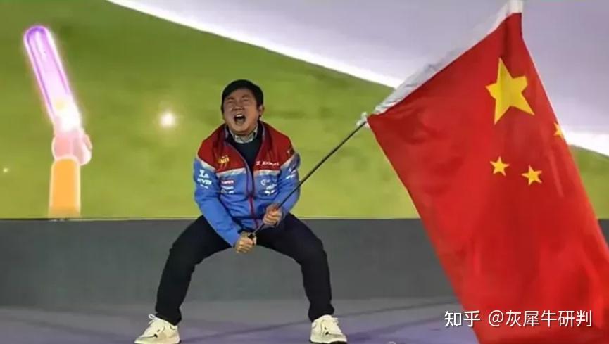 你以为张雪的故事是"逆袭爽文"?不，这是资本吃干抹净的教科书，是每个打工人都该