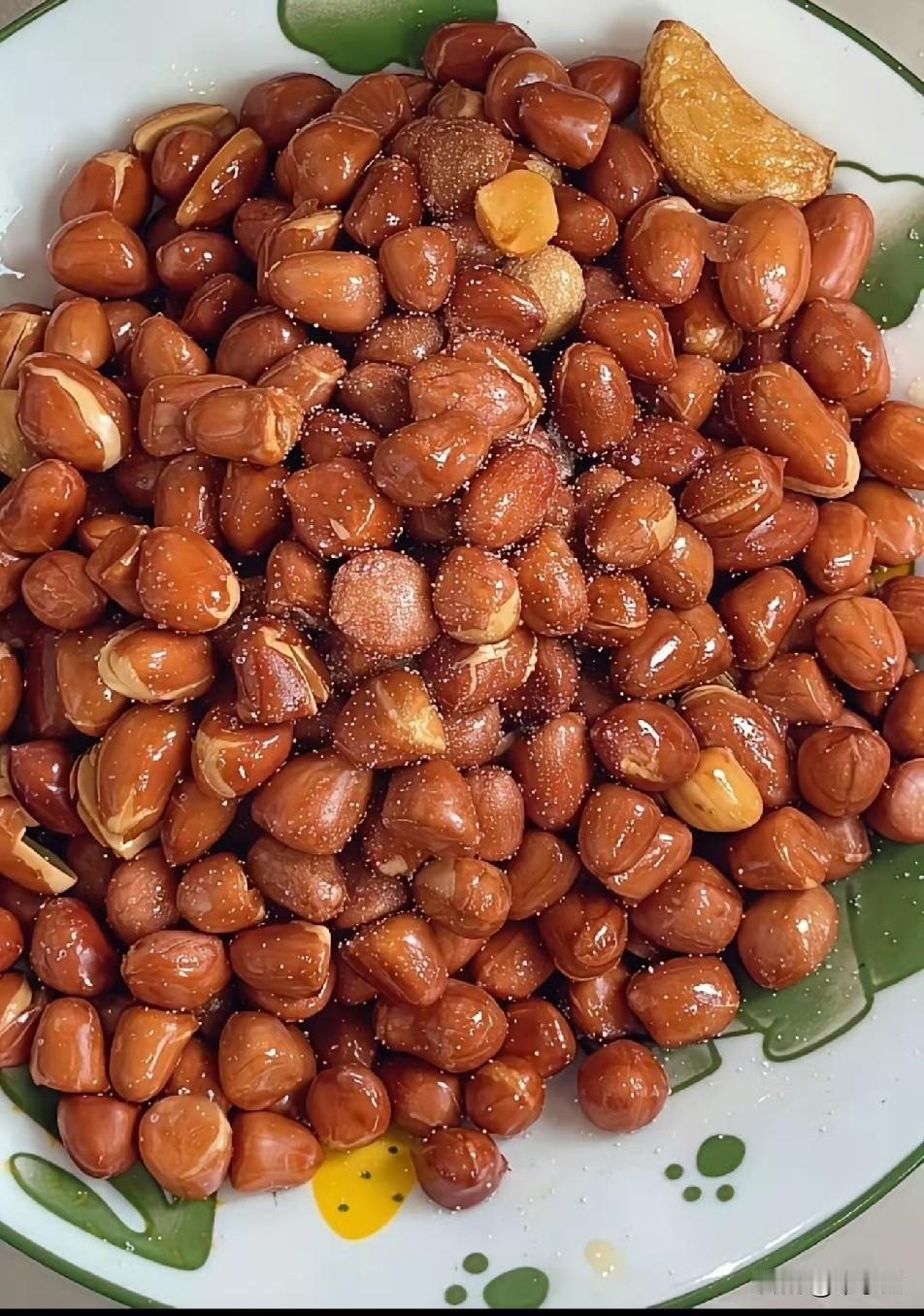全国四大下酒菜：1.油炸花生米；2.拍黄瓜；3..猪头肉；4.煮毛豆；