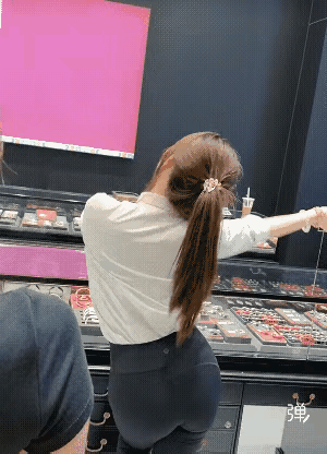 姑娘这舞蹈，有点妖娆…