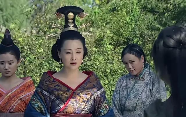 都骂吕雉是千古第一毒妇，可在刘邦死后，她只针对戚夫人，却放过了薄姬和其他妃子。那