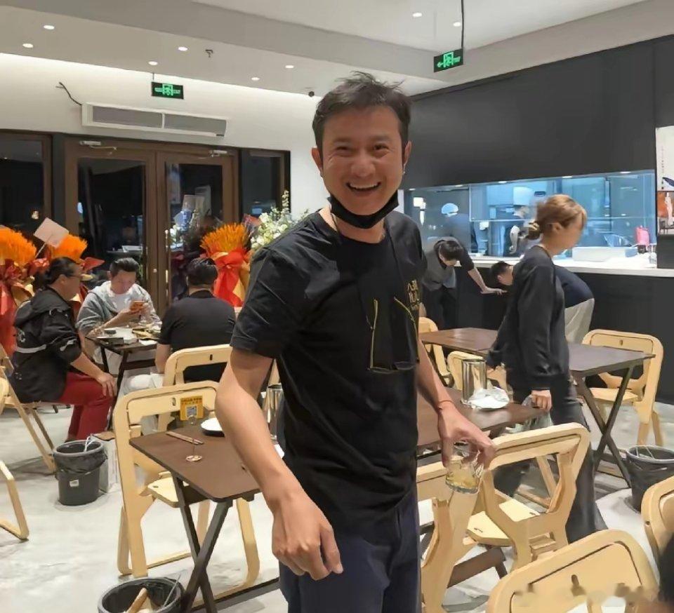 文章的饭馆在上海开业了，这价格有点贵啊。