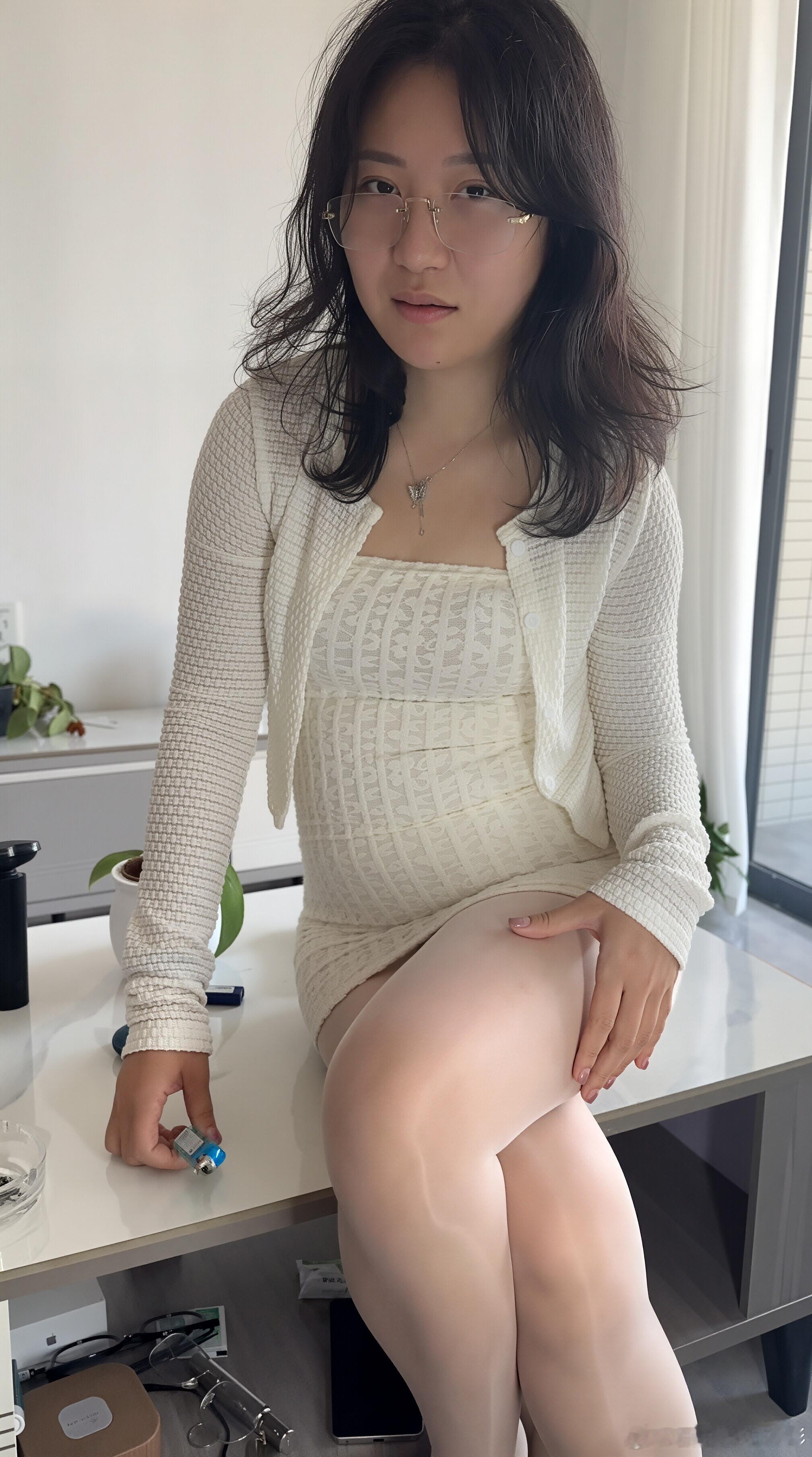 发现你的魅力黑长直＋金丝眼镜，这波“斯文败类”颜值杀我！谁懂啊，慵懒卷发里藏着