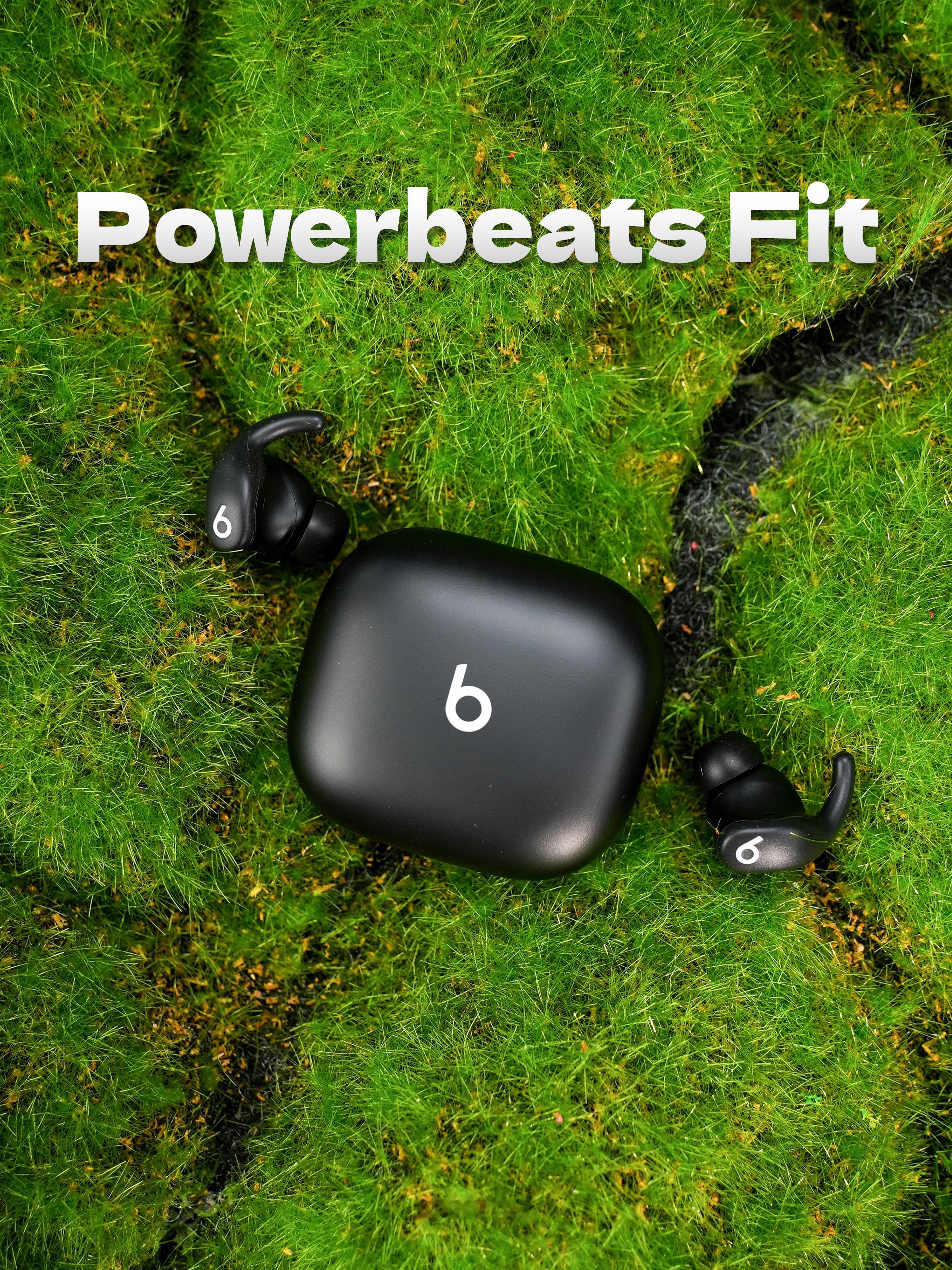 HYK图赏｜PowerbeatsFit黑色磨砂质感的充电盒与通体黑色的耳机都用
