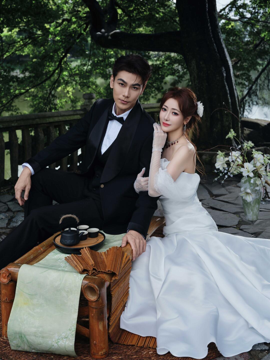 陈紫函说：“戴向宇特别不爱说话，他有恐女症。”此话一出，引得旁人一阵好奇，陆毅就