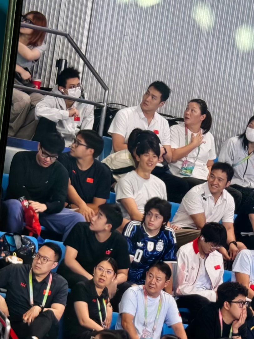 小姐姐一开始不这么穿的呀